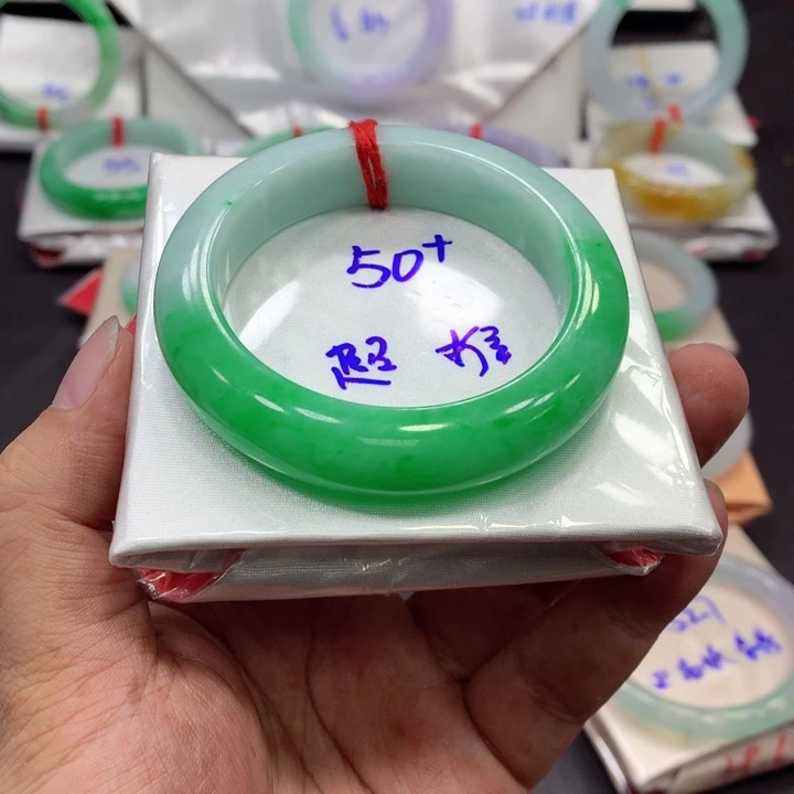 未镶嵌手镯翡翠翡翠