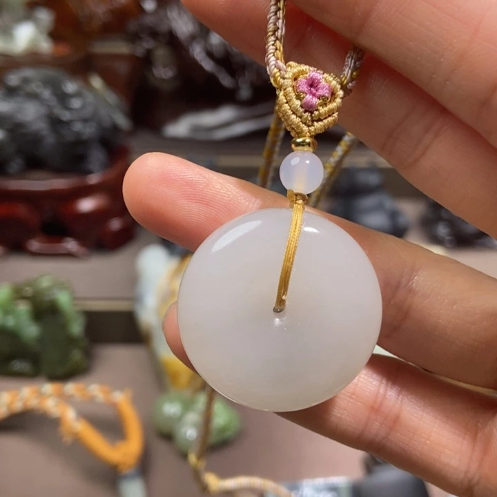 颈饰未镶嵌和田玉