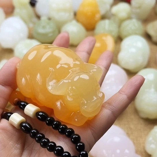 王***雨玉天然玉石手把件