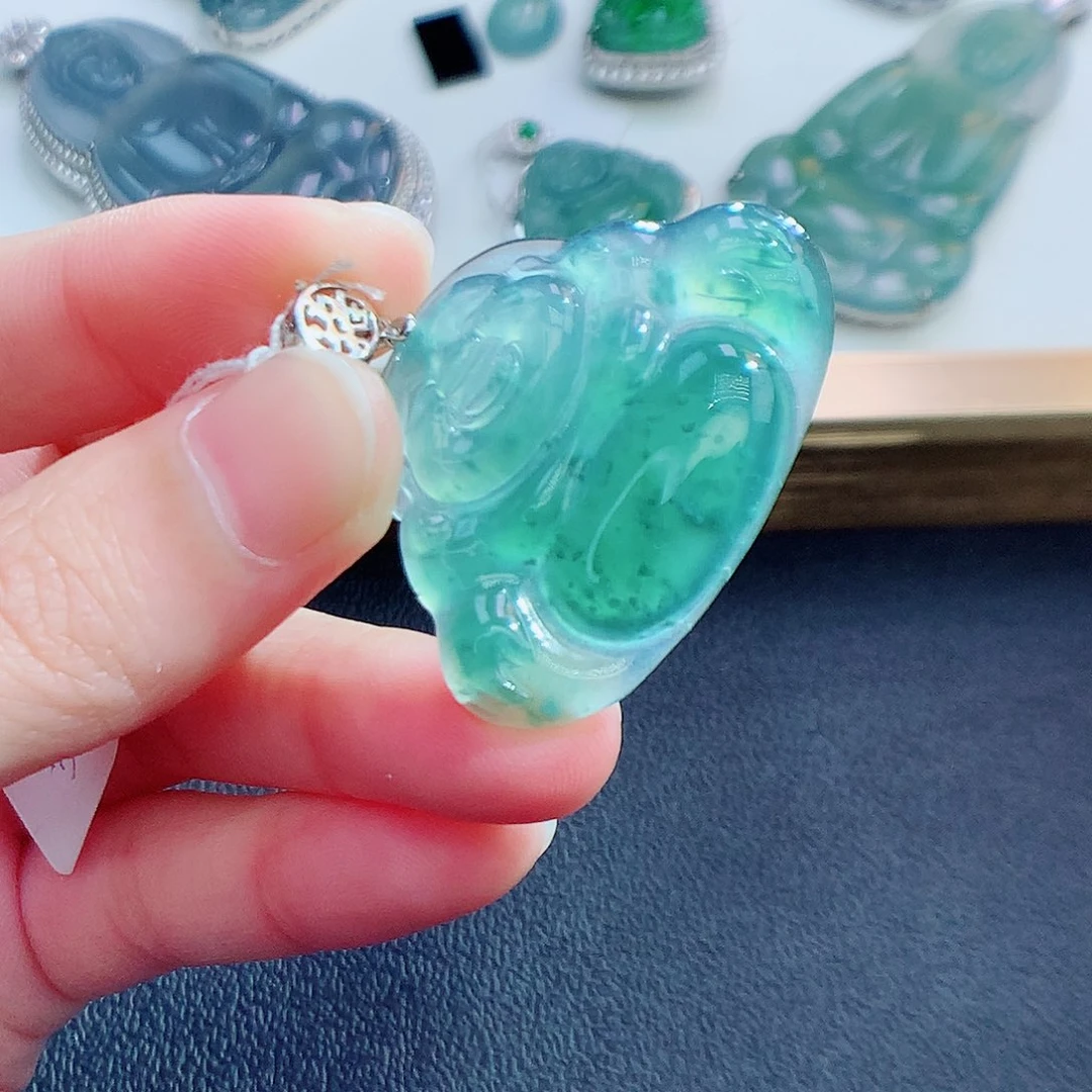 翡翠颈饰未镶嵌翡翠