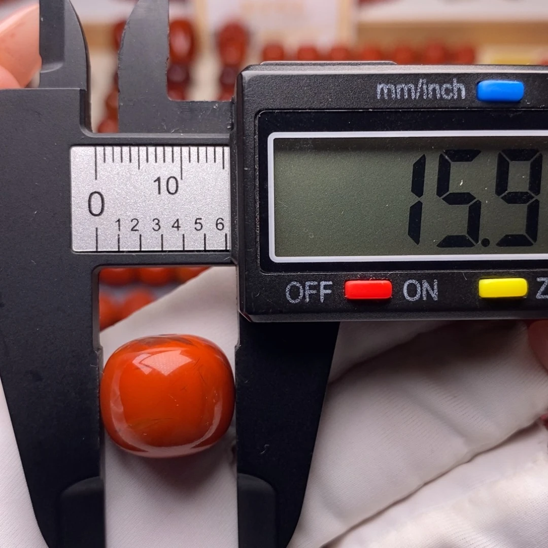 南红玛瑙未镶嵌配饰瑕疵纹裂