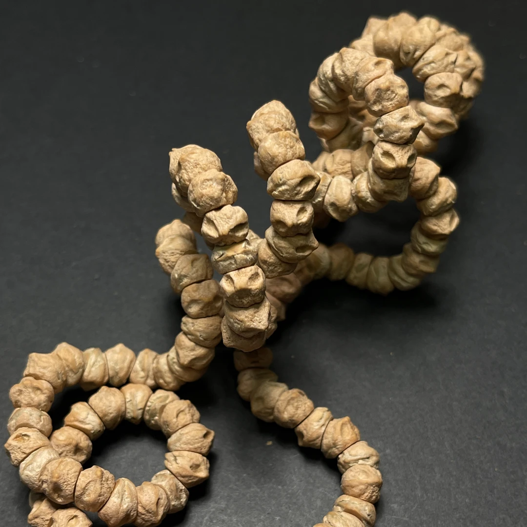 一款白芽口藏切横打大肠柏香籽手串黄油皮〈狐狸眼〉纹路个性走色快