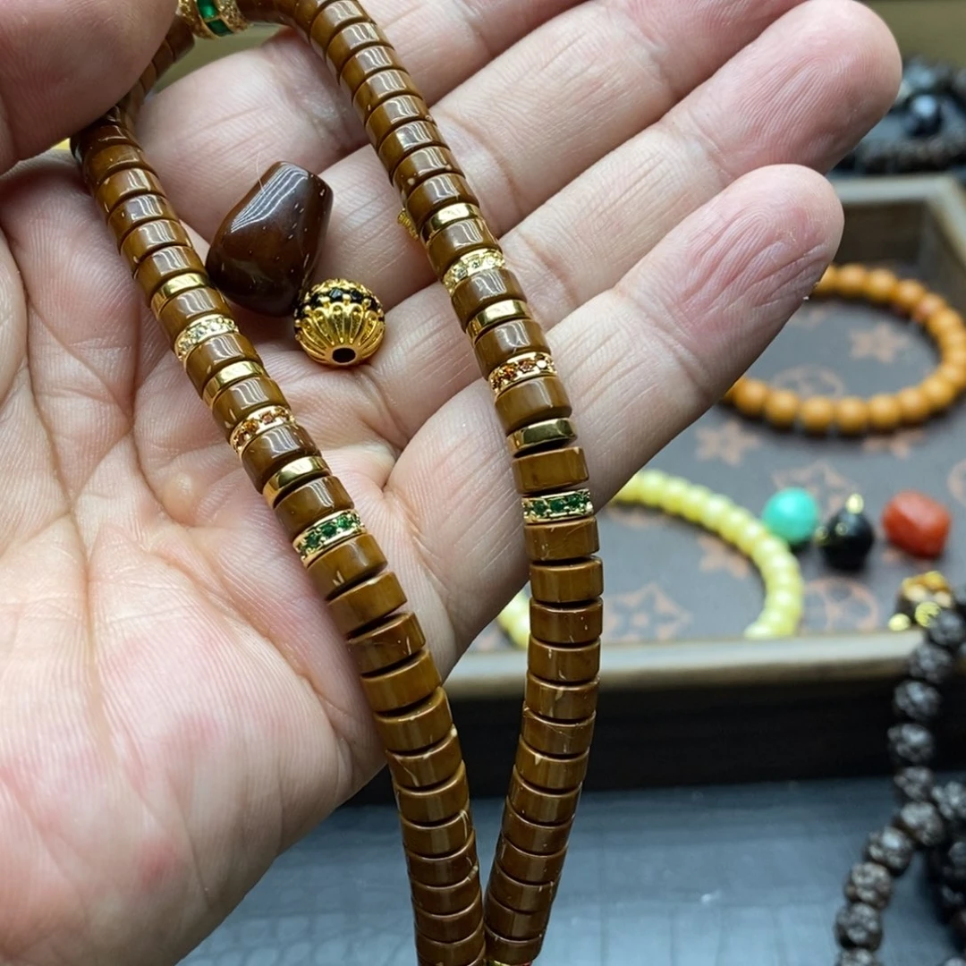 紫金鼠把件一**一紫金鼠手持