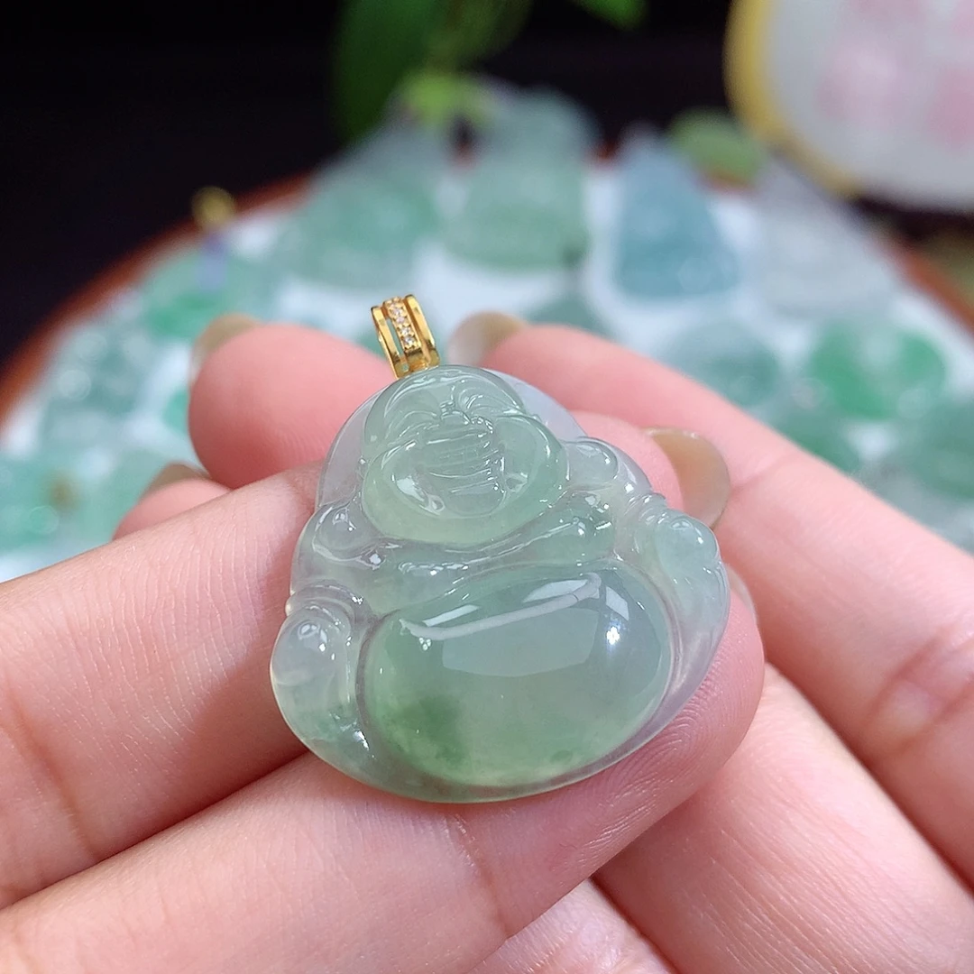 翡翠未镶嵌颈饰佛公