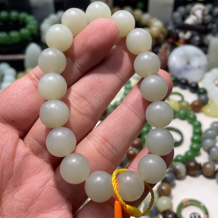 和田玉未镶嵌手链新疆且末青白卡12柔光