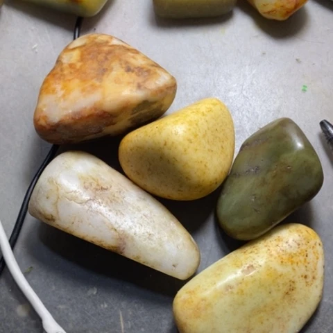 未镶嵌和田玉（糖玉）挂件