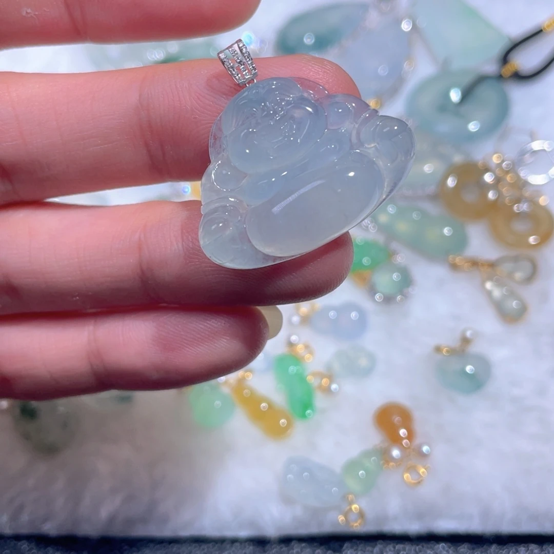 翡翠18K金镶嵌颈饰翡翠