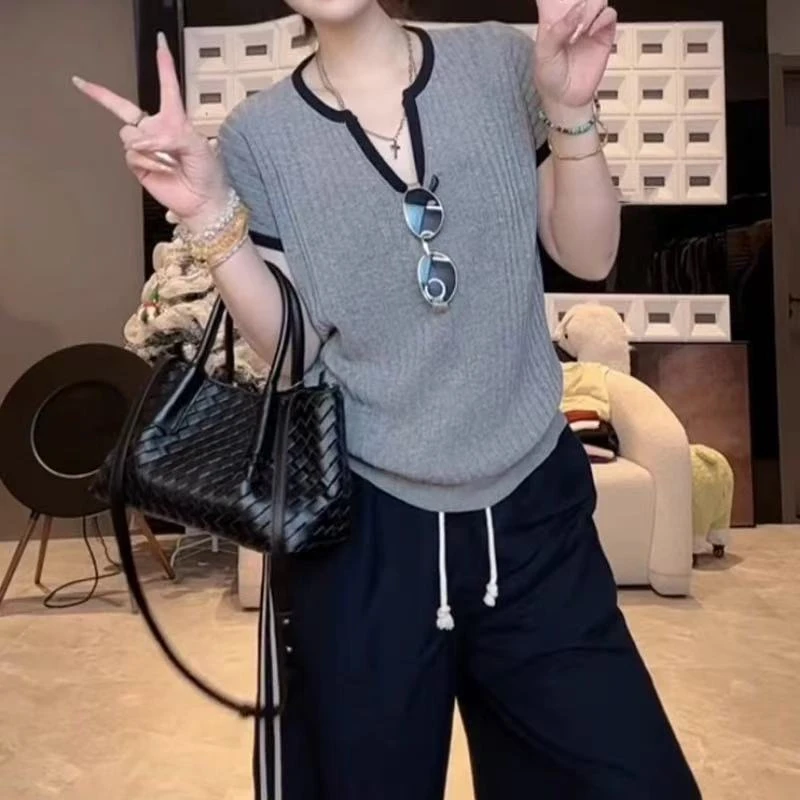 【有运费补贴】夏季黑边V领天爽亚麻镂空设计感宽松针织上衣