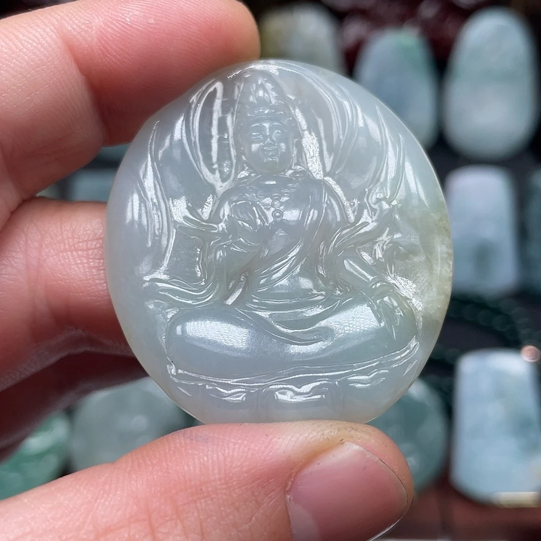 翡翠未镶嵌颈饰观音