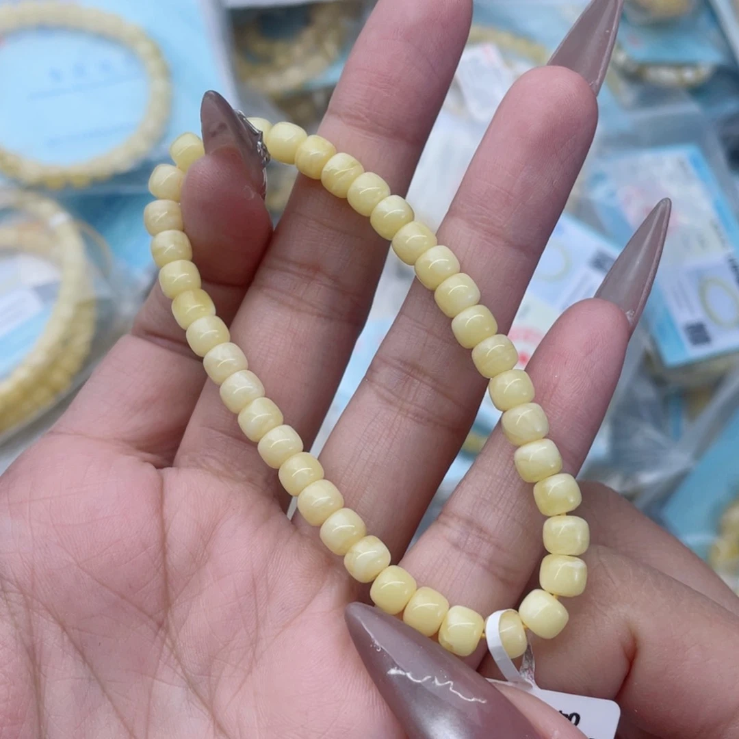 蜜蜡裸石未镶嵌蜜蜡52