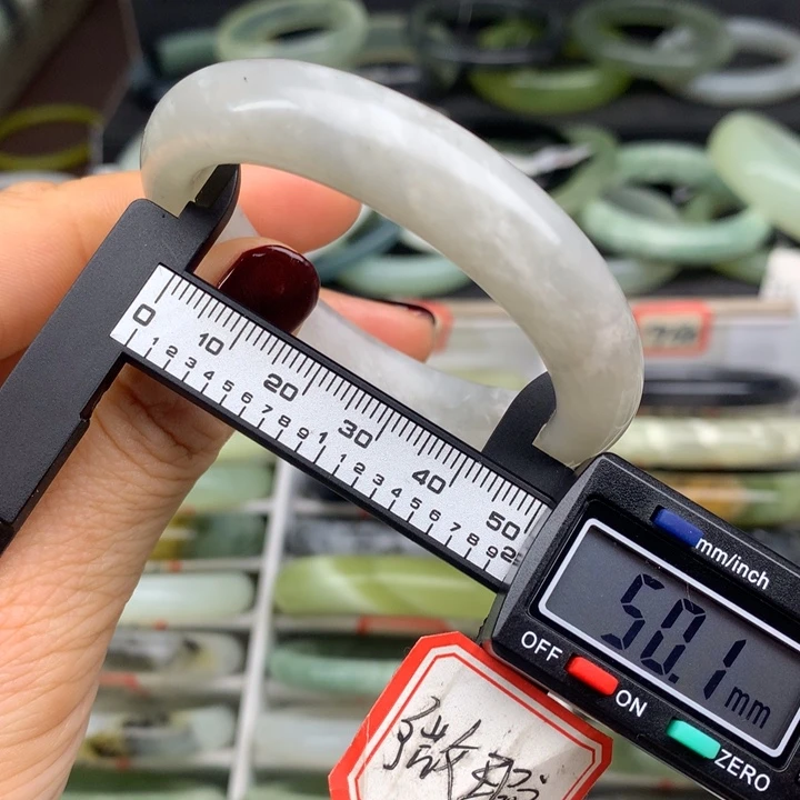 蛇纹石玉未镶嵌手镯972