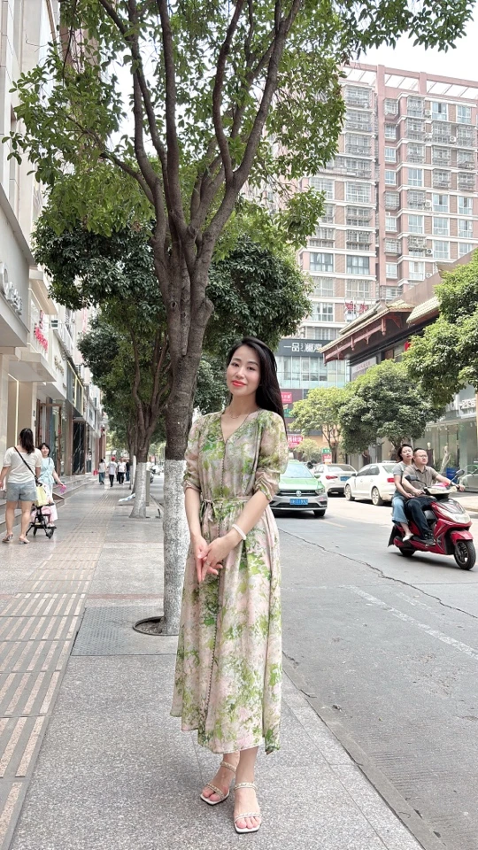 夏季时尚气质百搭连衣裙