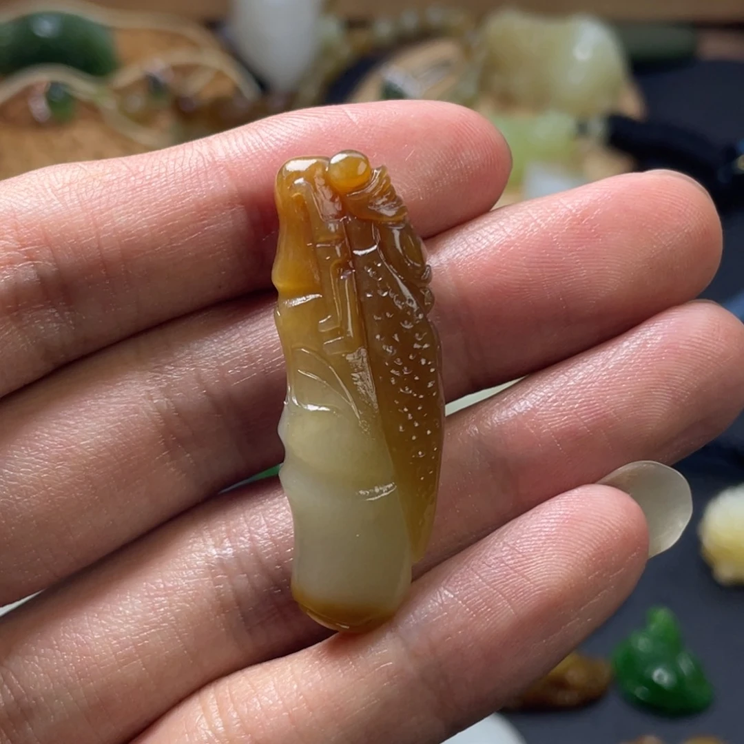 和田玉未镶嵌颈饰糖白竹节