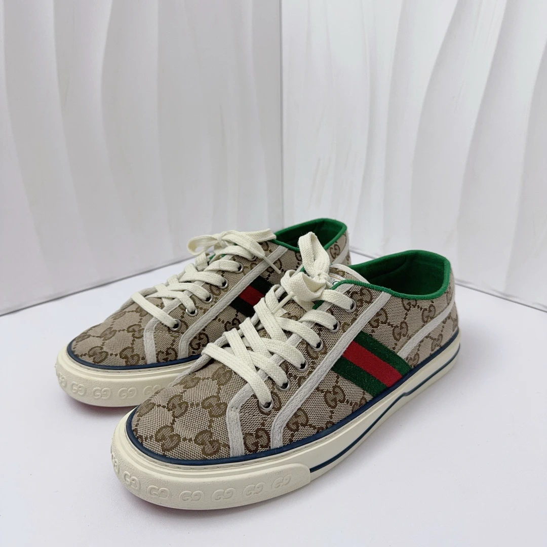 95新 GUCCI/古驰 41码/1977老花满印板鞋