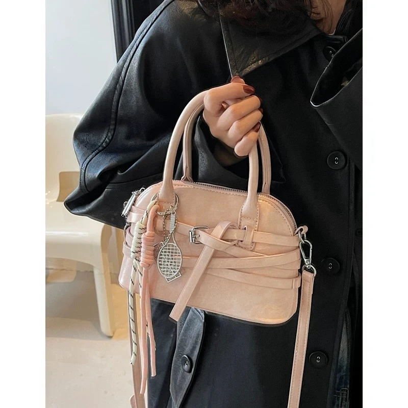 【带挂件】早春新款百搭简约斜挎包休闲手提贝壳包时尚复古
