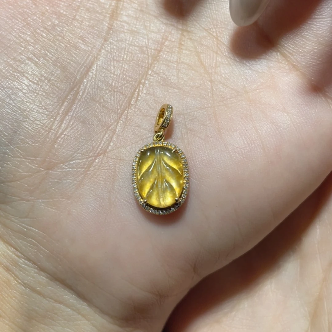 【闪购商品】颈饰18K金镶嵌翡翠