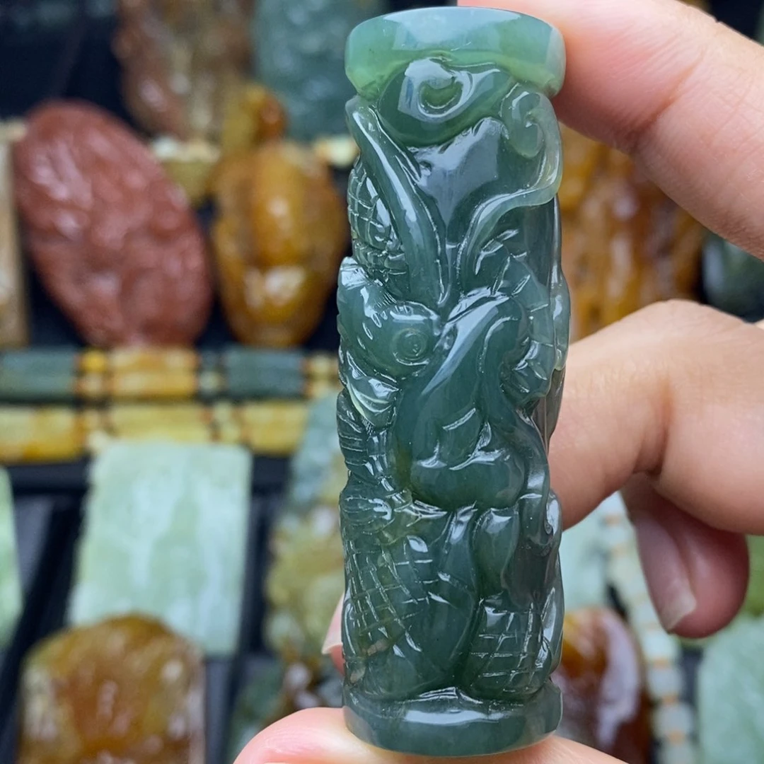 蛇纹石玉未镶嵌颈饰