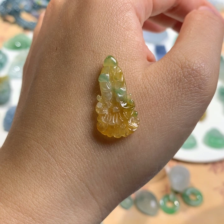 定制翡翠未镶嵌白菜