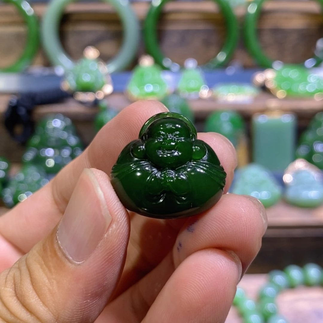 【闪购商品】和田玉未镶嵌吊坠(不含链)俄七红皮菠菜绿抱抱佛