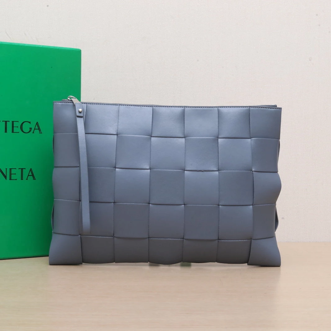 99新 BOTTEGA VENETA/葆蝶家 【黑黑】 灰色 新款 编织 手拿包