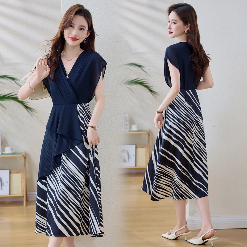 气质连衣裙女2025夏季新款妈妈斜条纹拼色收腰遮肚显瘦洋气长裙子