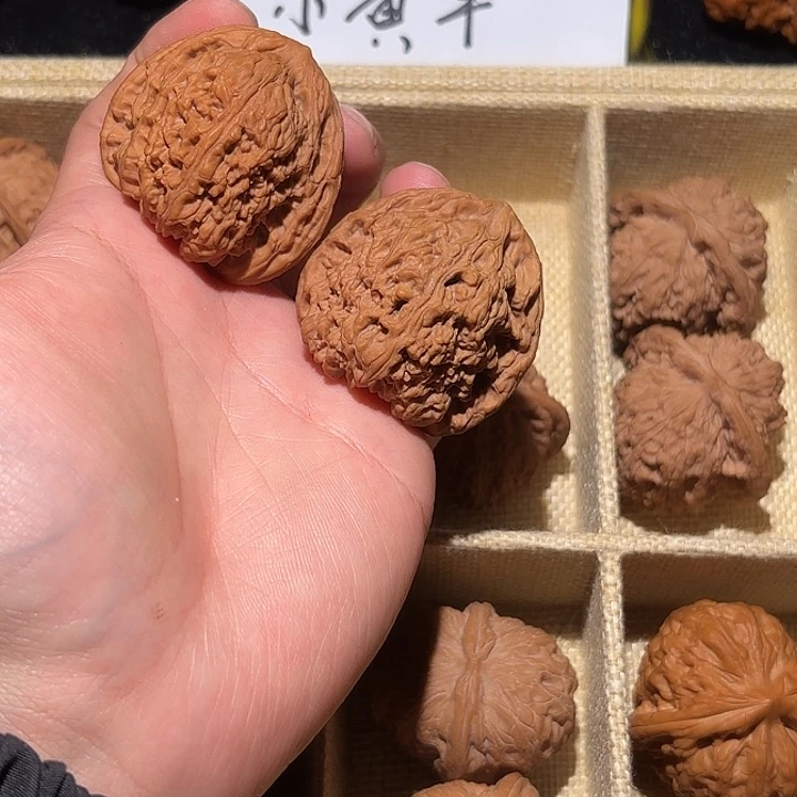 吊坠文玩核桃41+三角疆