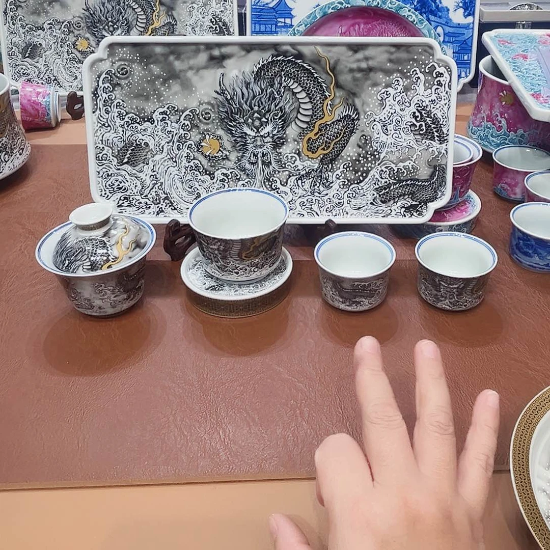 摆件景德镇陶瓷研究所工作的