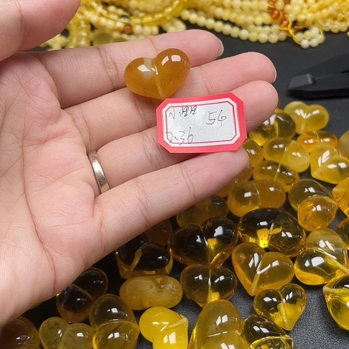 ****田裸石琥珀未镶嵌蜜蜡