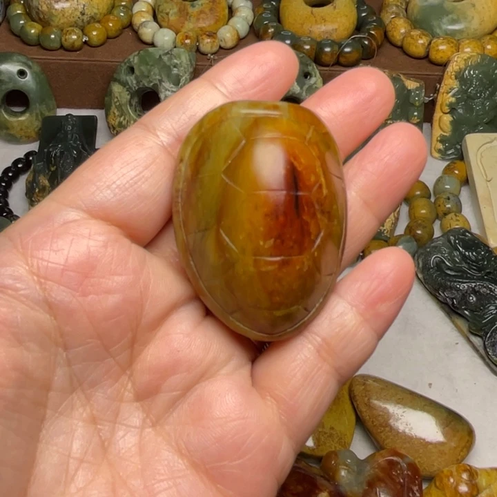 萤***焰岫岩河磨玉（透闪石质玉）未镶嵌颈饰