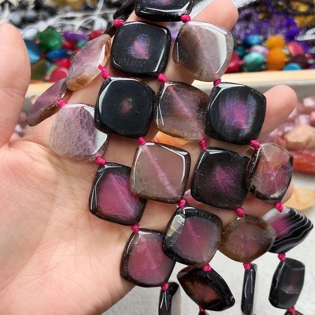 玛瑙/玉髓未镶嵌珠宝半成品卡30粉黑菱形龙纹玛一条