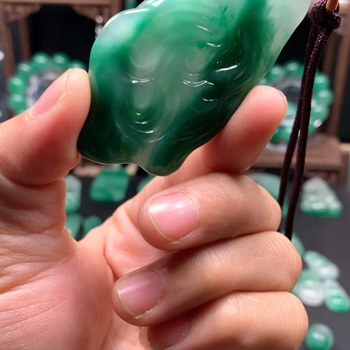 石英质玉颈饰未镶嵌