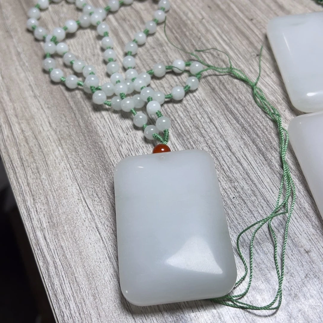 硅化玉未镶嵌颈饰