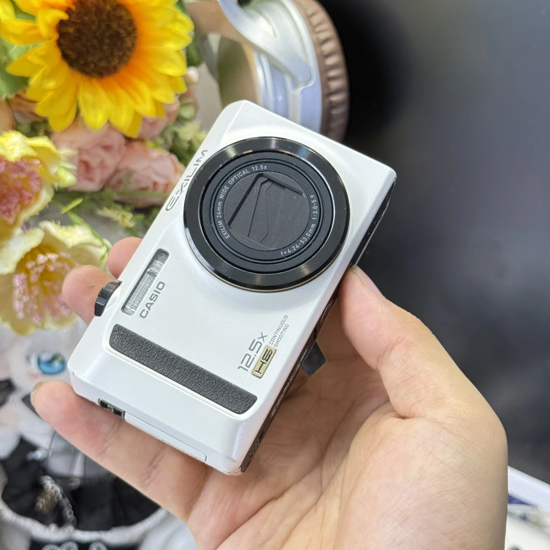 9新 Casio/卡西欧 卡西欧zr100小长焦冷白皮色彩感好屏幕小瑕疵