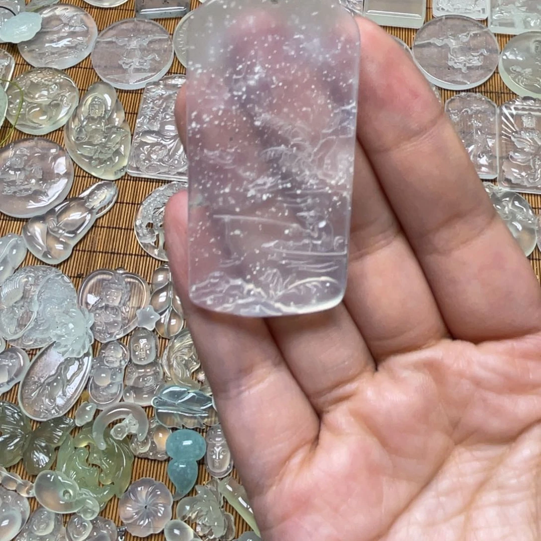 未镶嵌蛇纹石玉颈饰清*