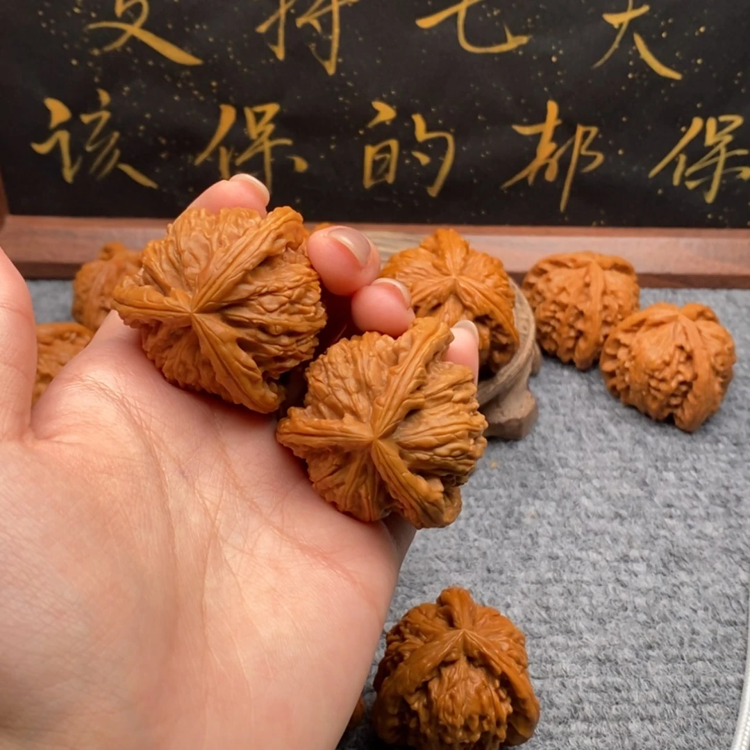 【闪购商品】吊坠文玩核桃一****球