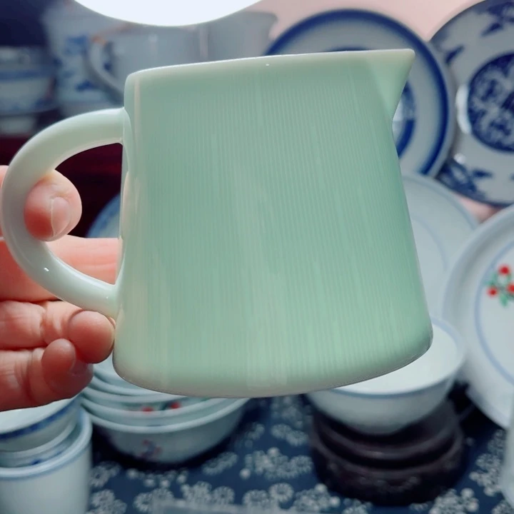 青花玲珑隐青公道杯