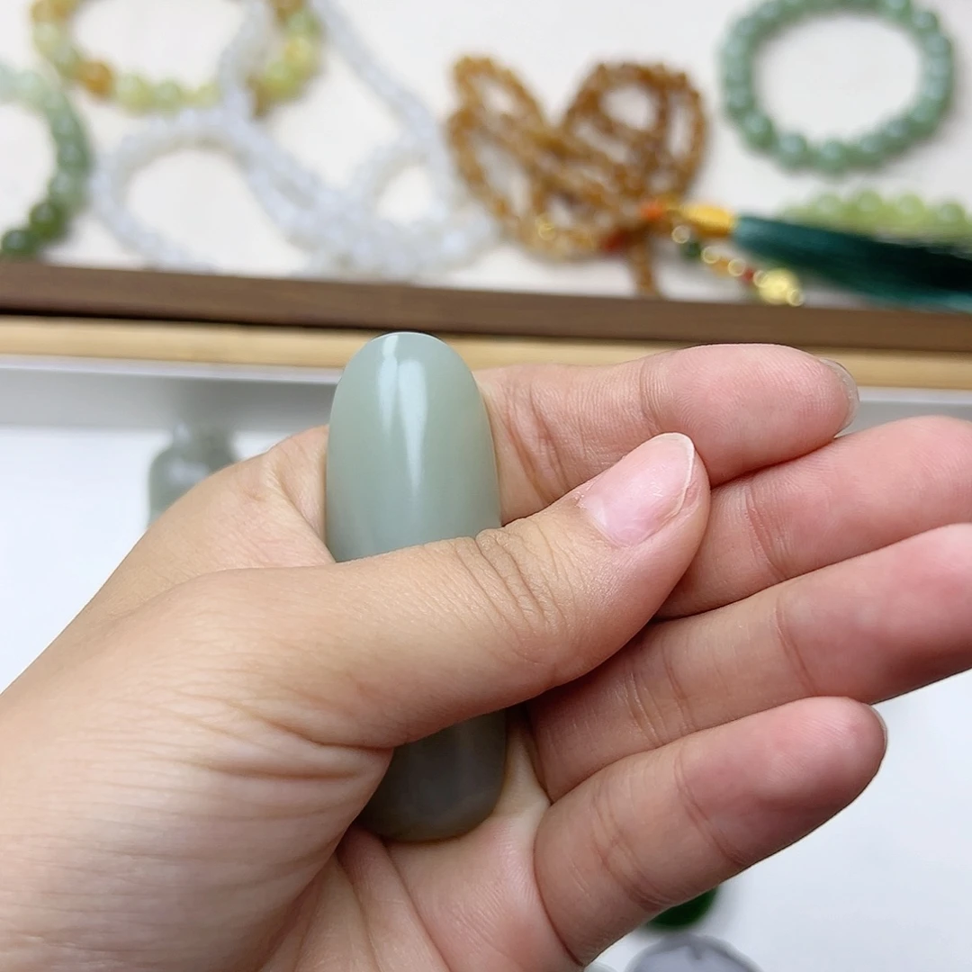 和田玉未镶嵌颈饰巷***猫