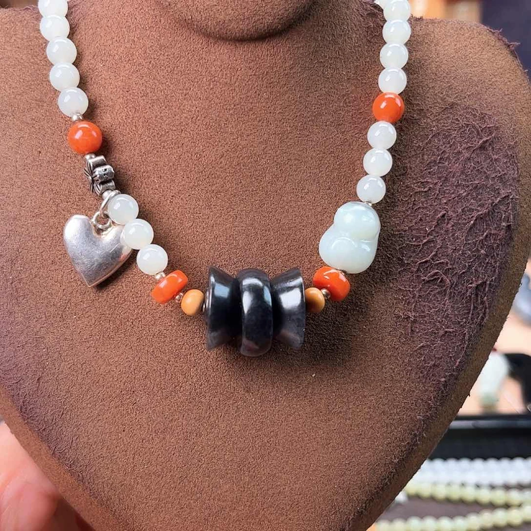 颈饰未镶嵌和田玉