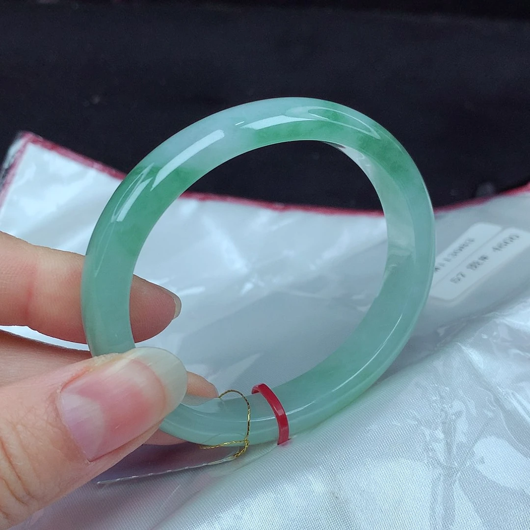 翡翠手镯未镶嵌57贵983