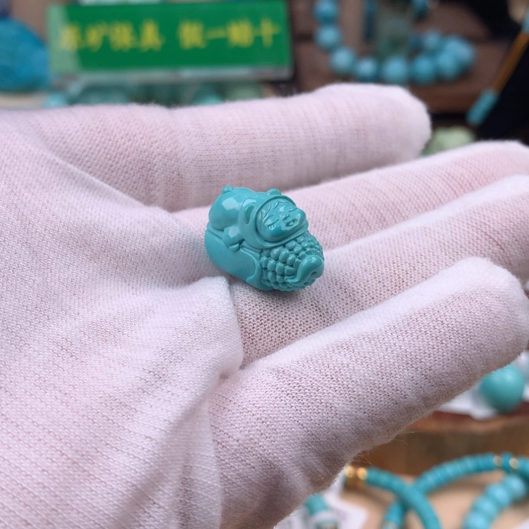 绿松石未镶嵌珠宝奇石