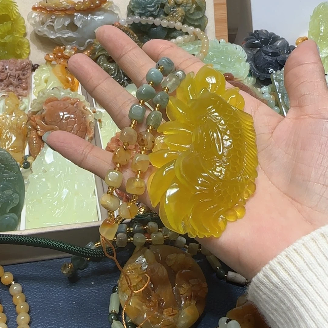 未镶嵌蛇纹石玉吊坠单**哥