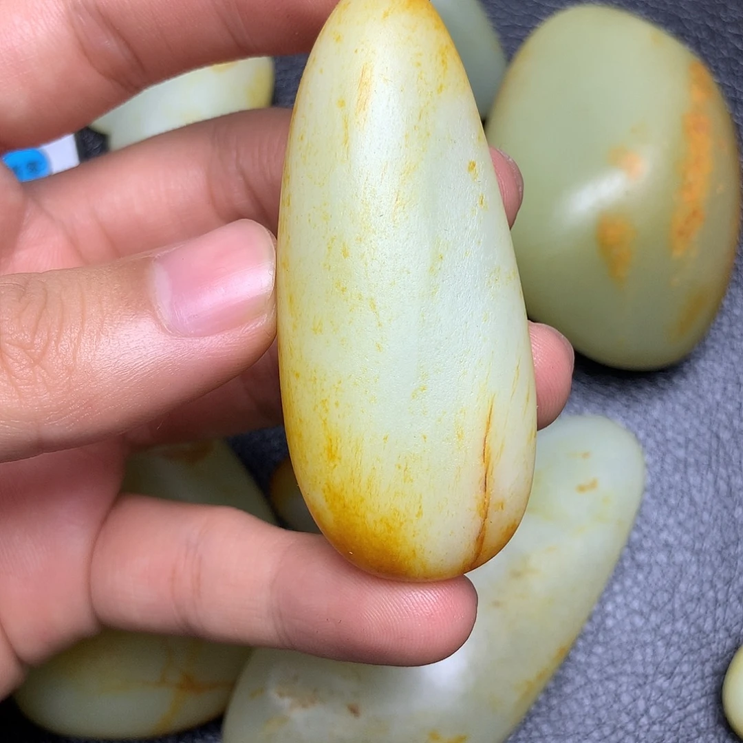 沉***长和田玉未镶嵌挂件