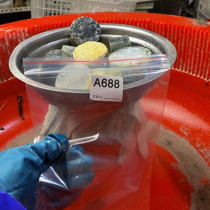 蛇纹石玉珠宝半成品未镶嵌赣**圆