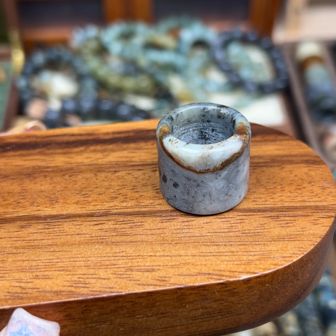 蛇纹石玉未镶嵌戒指内径17