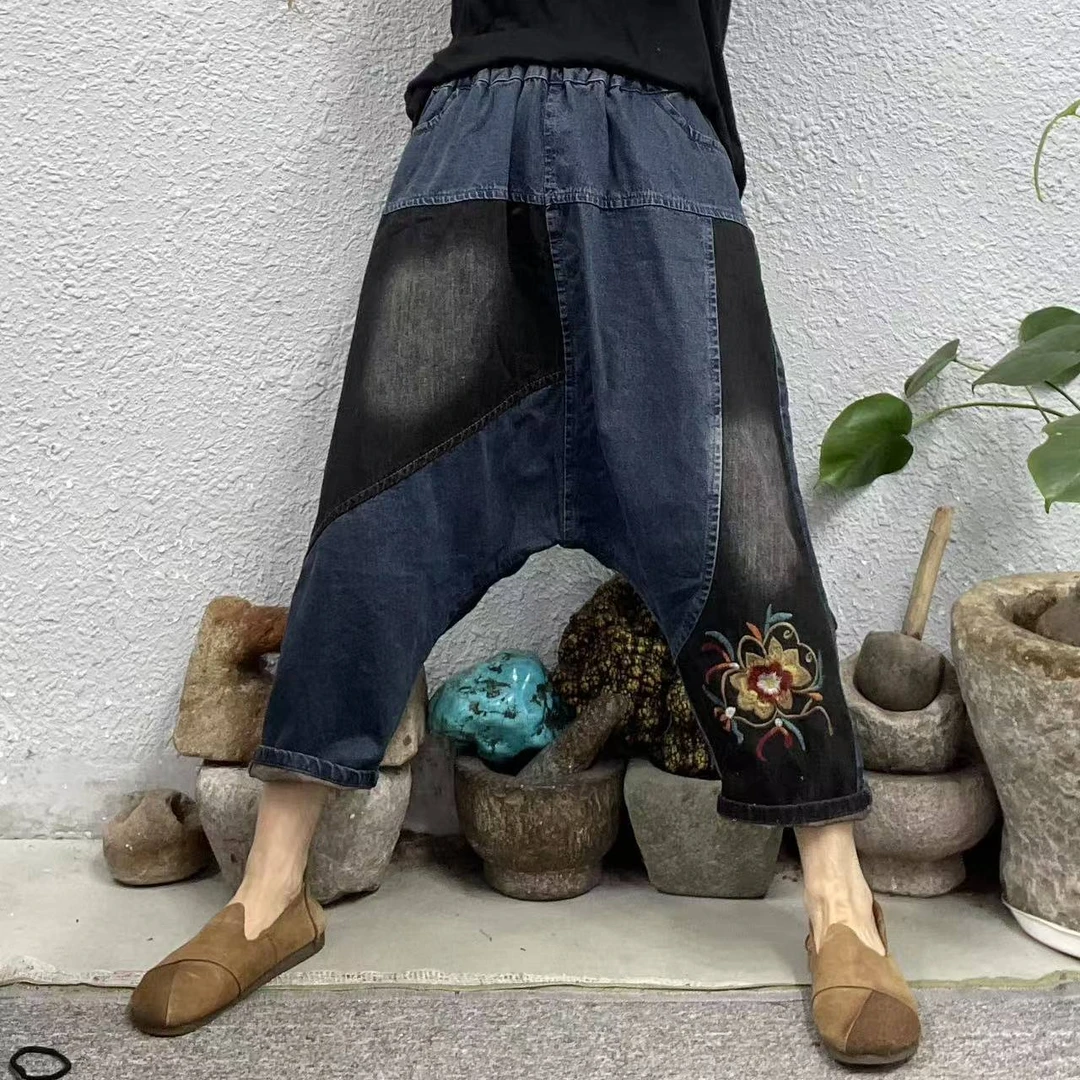 088-6撞色拼接左腿绣花垮裤牛仔裤（长80臀围132脚口38