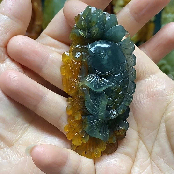 岫玉未镶嵌吊坠(赠链)