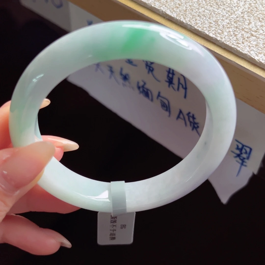 翡翠未镶嵌手镯手镯