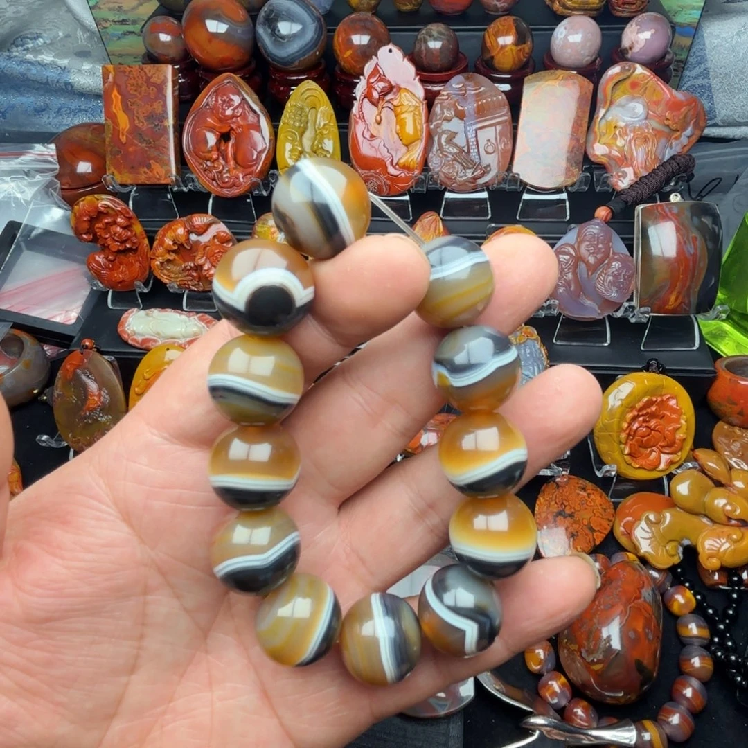 正***龙玛瑙/玉髓未镶嵌玛瑙