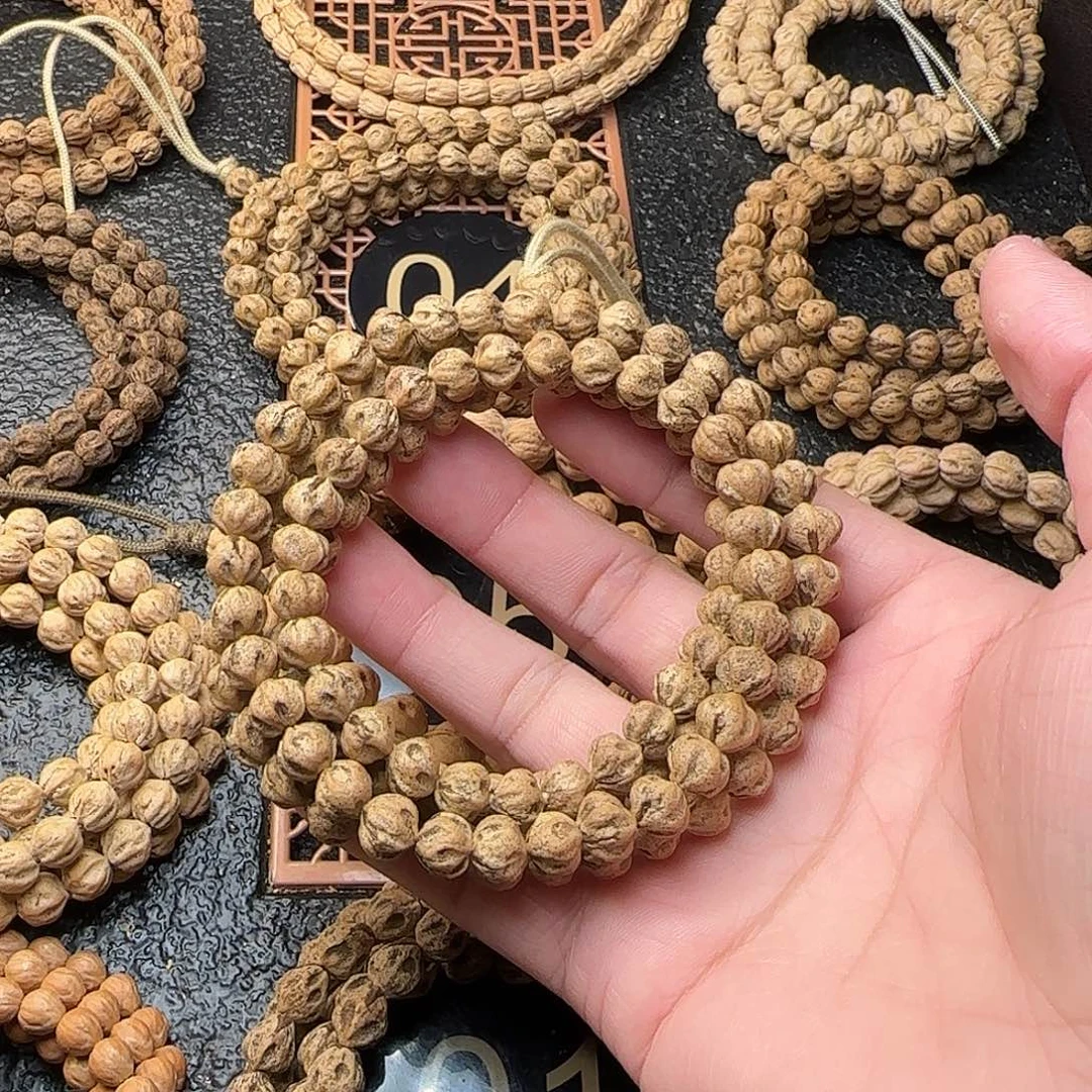 茶***卡柏香籽/百香籽吊坠