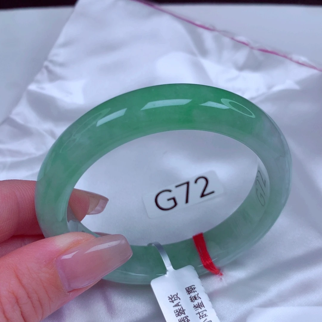 翡翠未镶嵌手镯手镯